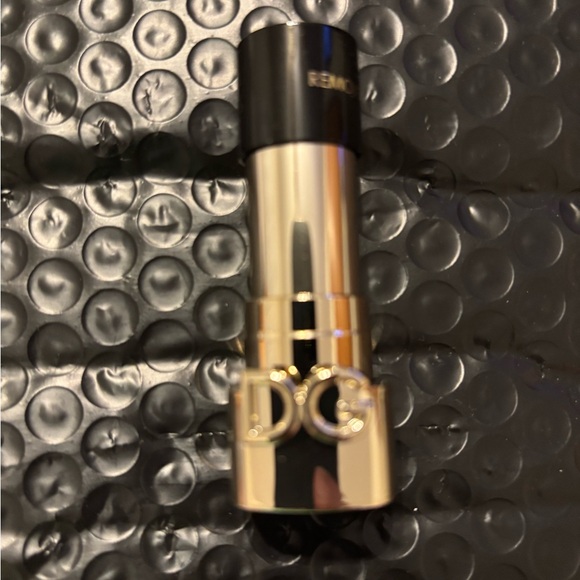 Dolce&Gabbana the Only One Matte Lipstick Shade Silky Nude - Picture 3 of 3